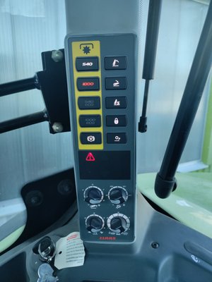 Tracteur agricole Claas AXION 810 CEBIS