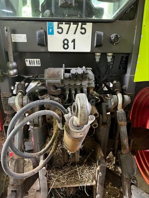 Tracteur agricole Claas ARES 616 RC