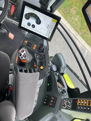 Tracteur agricole Claas AXION 810 CMATIC BUSINESS