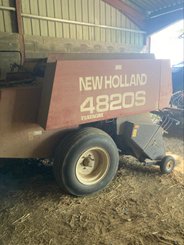 Presse haute densité New Holland 4820S - 3