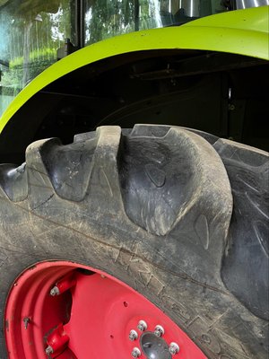 Tracteur agricole Claas ARES 616 RC