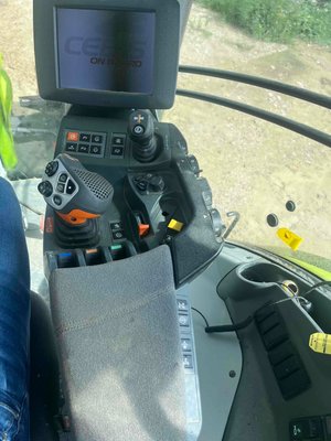Tracteur agricole Claas AXION 850 CEBIS T4F