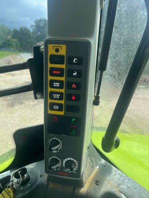 Tracteur agricole Claas AXION 850 CEBIS T4F