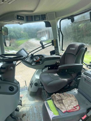 Tracteur agricole Claas AXION 850 CEBIS T4F