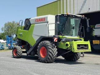 Moissonneuse batteuse Claas TRION 530 MONTANA Business - 1