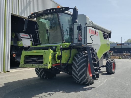 Moissonneuse batteuse Claas TRION 530 MONTANA Business