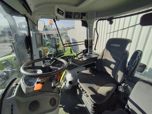 Tracteur agricole Claas ARION 610 ADVANCE
