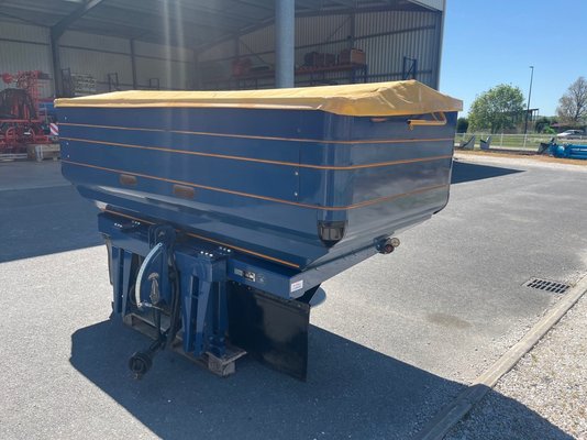 Distributeur d'engrais Bogballe M2WPLUS 3300 LITRES