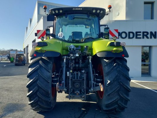 Tracteur agricole Claas AXION 800 CEBIS