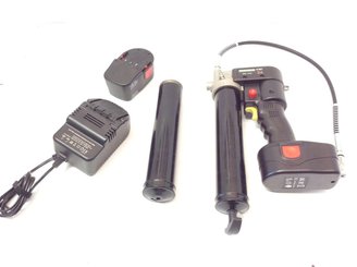 EQUIPEMENT ATELIER - Electroportatif - POMPE A GRAISSE 18 VOLT CARTOUCHE VISSER ET STANDARD