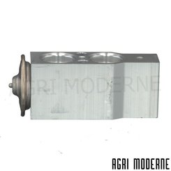 PIECES TRACTEUR CLAAS - Divers Réparation - DETENDEUR-PRESS.