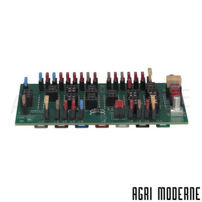 PIECES TRACTEUR CLAAS - Electricite - Electronique - BOITE A FUSIBLES