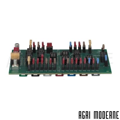 PIECES TRACTEUR CLAAS - Electricite - Electronique - BOITE A FUSIBLES