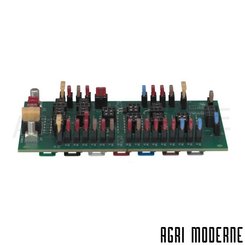 PIECES TRACTEUR CLAAS - Electricite - Electronique - BOITE A FUSIBLES