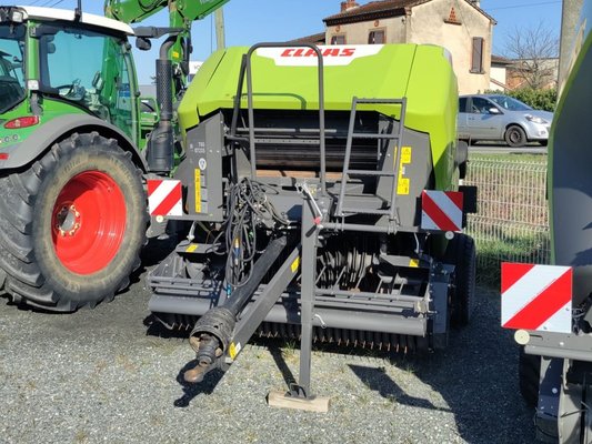 Presse à balles rondes Claas ROLLANT 520 RC