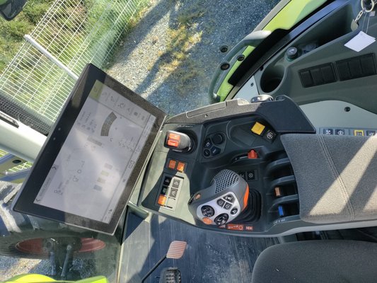 Tracteur agricole Claas AXION 800 CEBIS