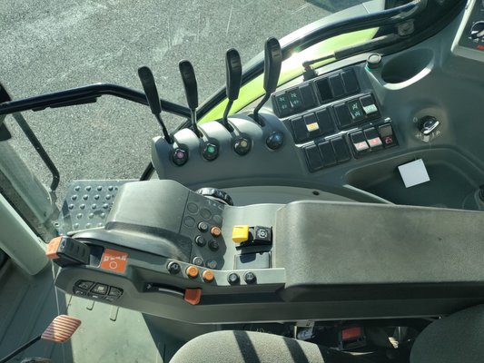 Tracteur agricole Claas ARION 610 ADVANCE