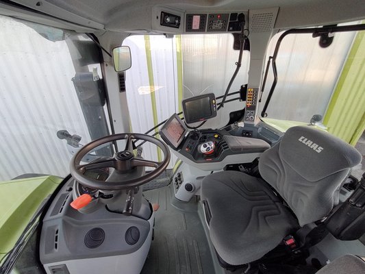 Tracteur agricole Claas AXION 810 CEBIS