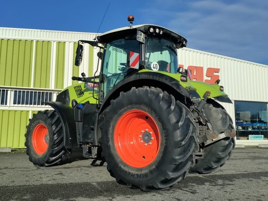 Tracteur agricole Claas AXION 800 CEBIS