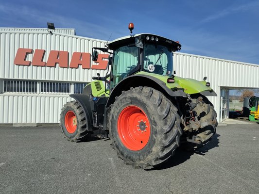 Tracteur agricole Claas AXION 810 CEBIS