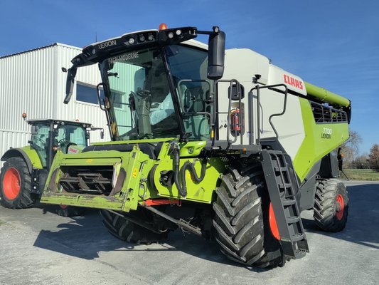 Moissonneuse batteuse - LEXION 7700 MONTANA