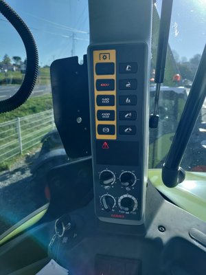 Tracteur agricole Claas AXION 800 CEBIS