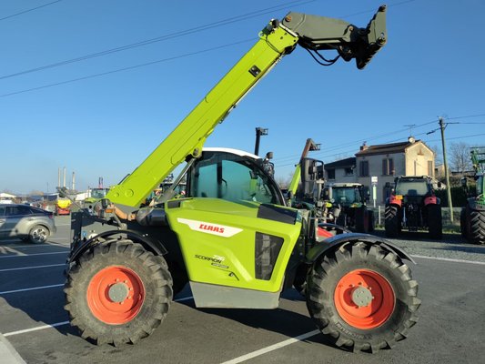 Chariot télescopique agricole Claas SCORPION 736