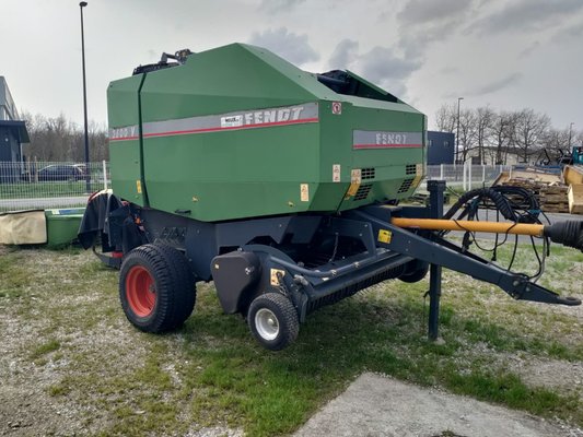 Presse à balles rondes Fendt 2600V