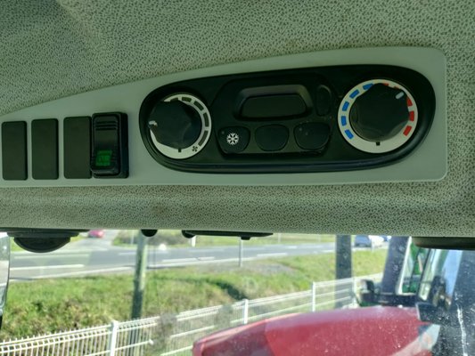 Tracteur agricole Claas ATOS 330