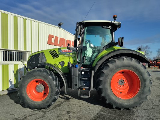 Tracteur agricole Claas AXION 800 CEBIS