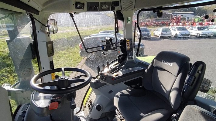 Tracteur agricole Claas ARION 530 CONCEPT