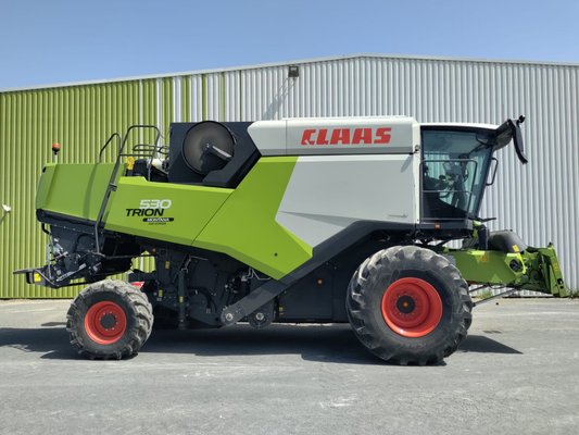 Moissonneuse batteuse Claas TRION 530 MONTANA Business