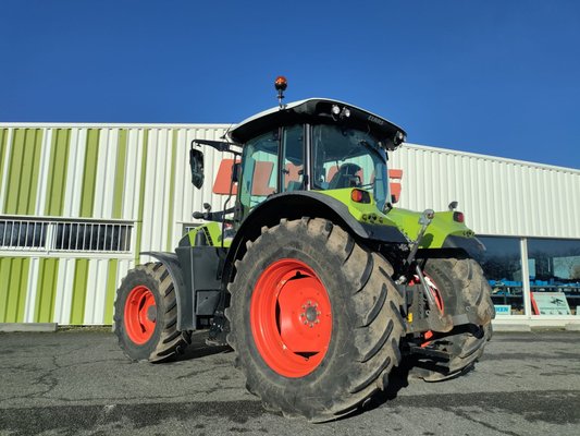 Tracteur agricole Claas ARION 610 ADVANCE