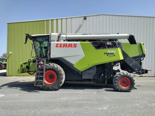 Moissonneuse batteuse Claas TRION 530 MONTANA Business
