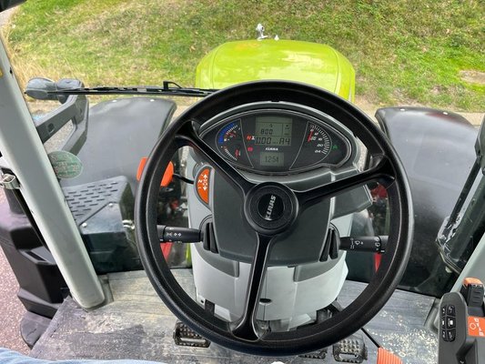 Tracteur agricole Claas ARION 530 CONCEPT