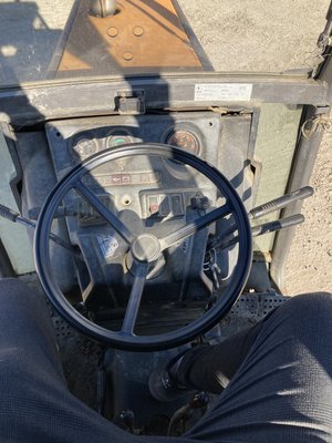 Tracteur vigneron Renault 80-14