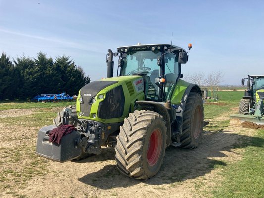 Tracteur agricole - AXION 800 CEBIS