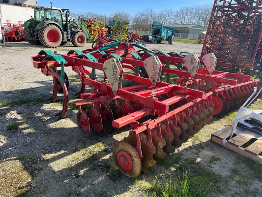 Déchaumeur à dents Kverneland CLC