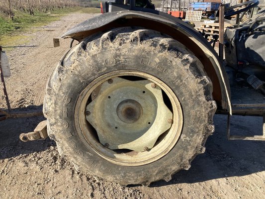 Tracteur vigneron Renault 80-14