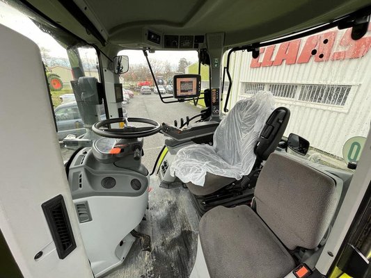 Tracteur agricole Claas ARION 530 CONCEPT