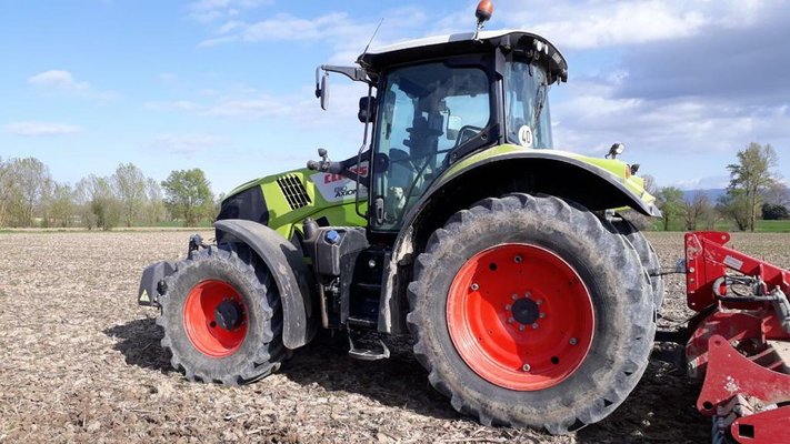 Tracteur agricole Claas AXION 810 CIS T4F