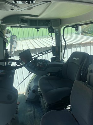 Tracteur agricole Claas ARION 650 CMATIC