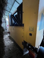Presse à balles rondes New Holland BR 740 - 3