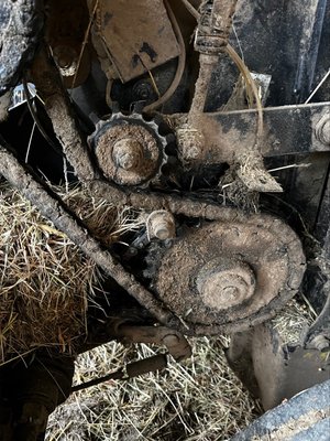 Presse à balles rondes New Holland BR 740