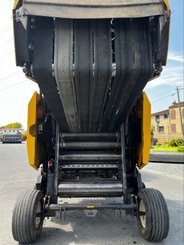 Presse à balles rondes New Holland BR 740 - 14