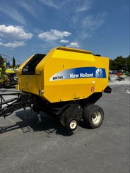 Presse à balles rondes New Holland BR 740 - 3