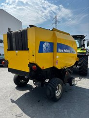 Presse à balles rondes New Holland BR 740 - 1