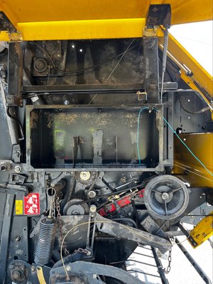 Presse à balles rondes New Holland BR 740