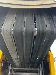 Presse à balles rondes New Holland BR 740 - 16