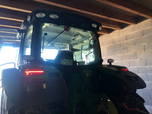 Tracteur agricole John Deere 6110r